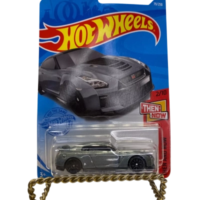 Hot Wheels 17 Nissan GT-R