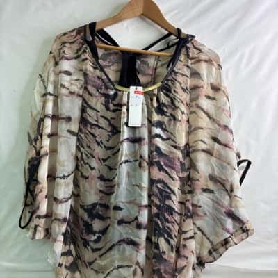 Lovers Womens  Size 8 Blouse Black  / Burnt Orange / Pink  