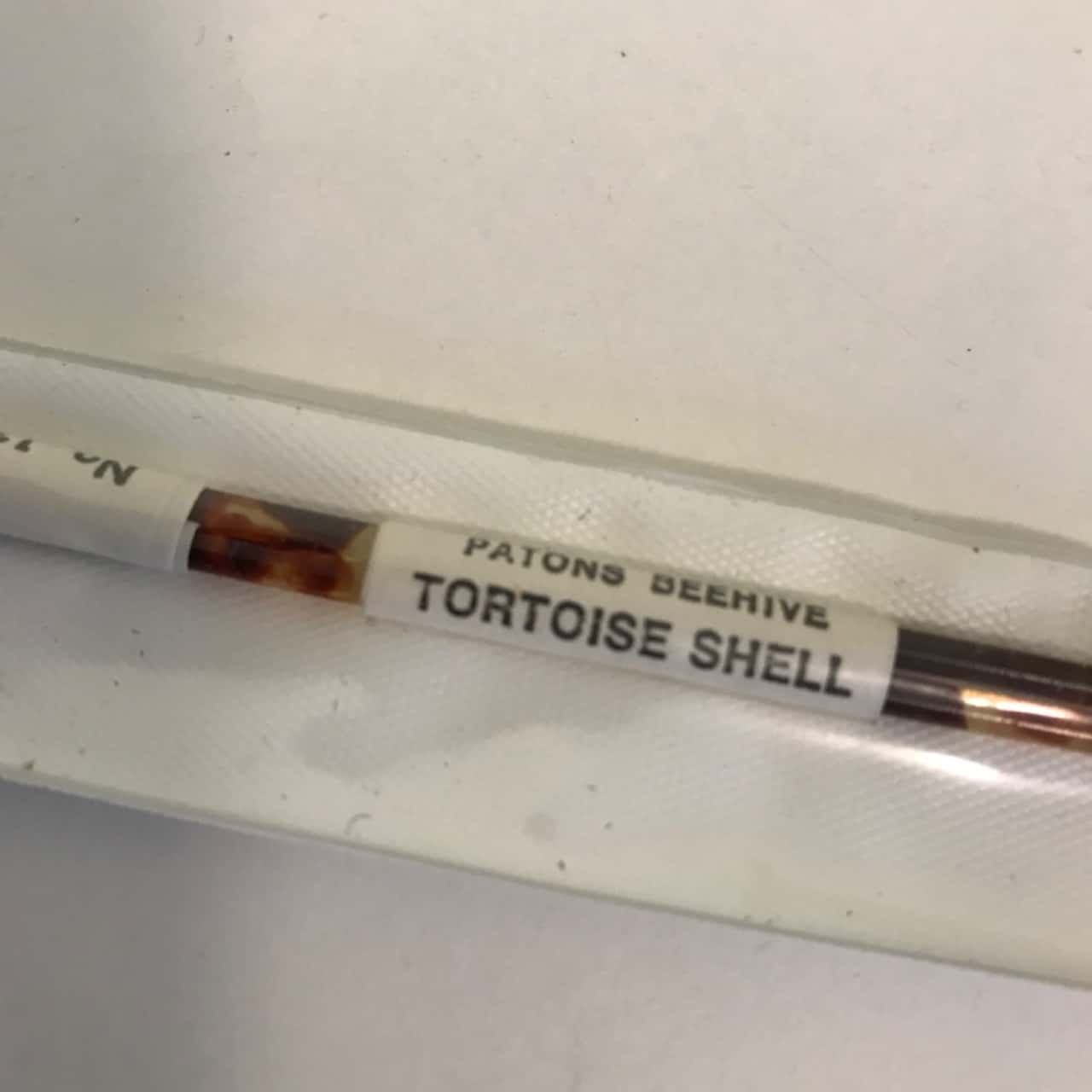 4 Vintage Tortoise Shell Knitting Needles Sizes 9 & 10(s)