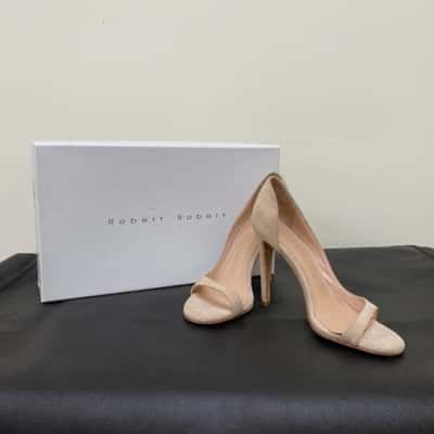 Robert Robert Womens  Size 35 Essa 