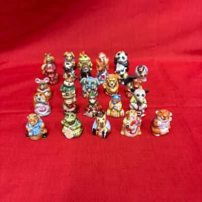 Collection Set of Vintage Franklin Mint Animal Alphabet Porcelain Thimbles from 1985