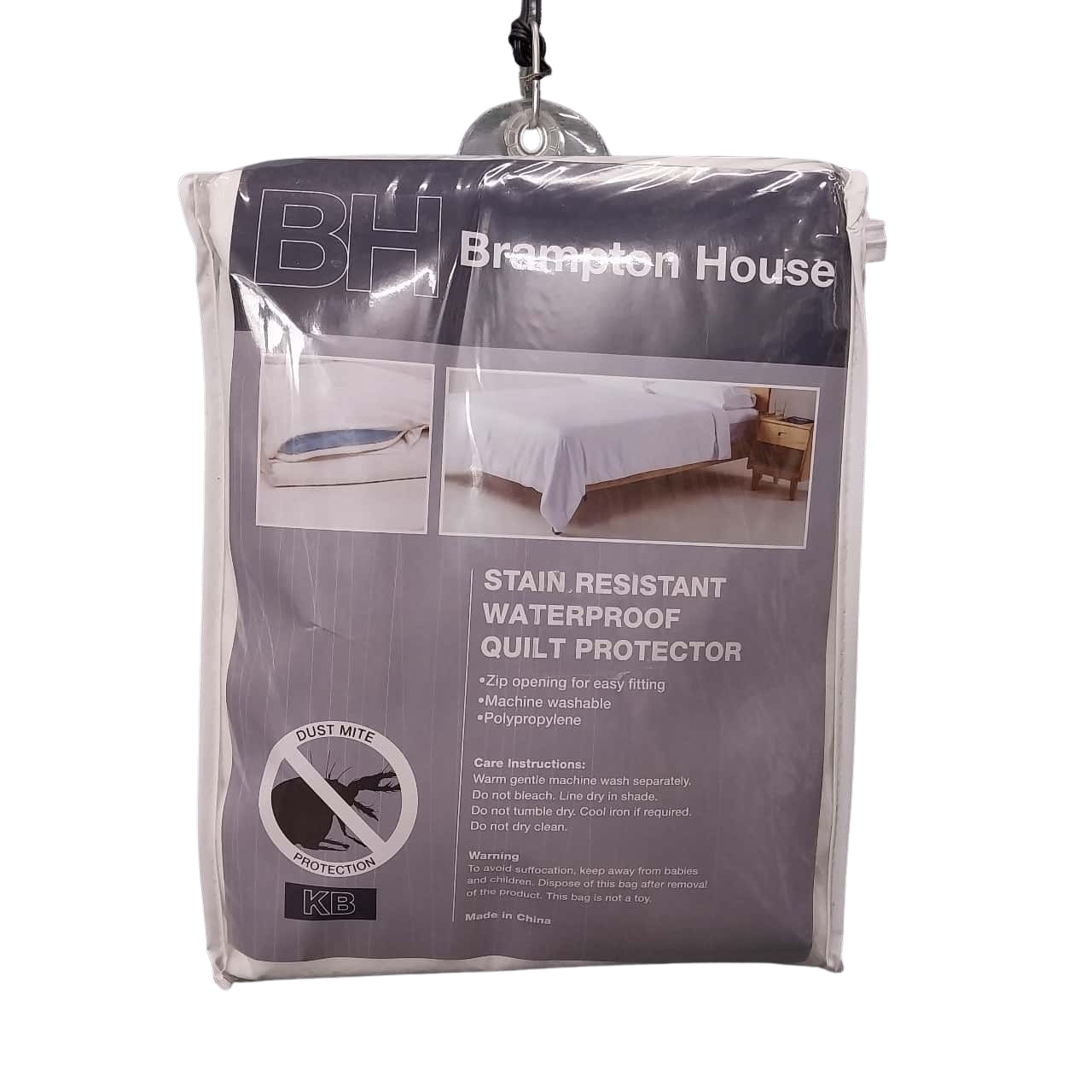 Brampton House, king bed quilt protector, new. (s)