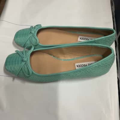 Womens Steve Madden  Size 7 Flats Turquoise 