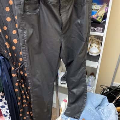 SUPER Womens  Size 18 Black  