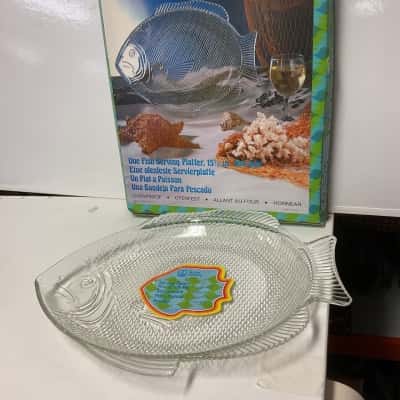 Vintage Anchor hocking ovenproof fish plate in box