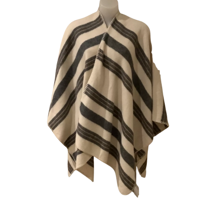 Creswick Wool.    Poncho Blanket Wrap.   