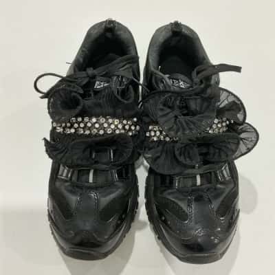 Skechers Womens  Size 8 Black  