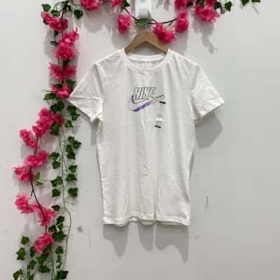Nike Womens  Size L T-shirts White 