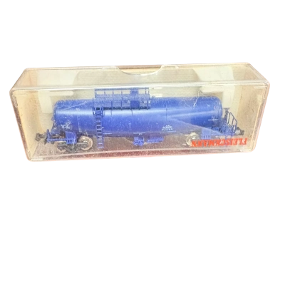 models of the KATO N gauge 8481 Taki 43000 blue freight car 