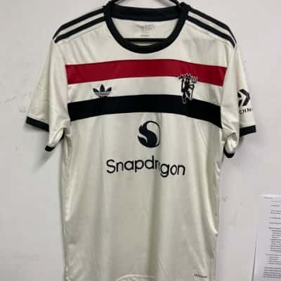 Adidas Mens  Size XL Short Sleeve T-shirt Black  / Red / White 