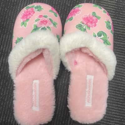 Peter Alexander Womens  Size 9 Slippers 