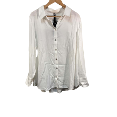 BNWT Taking Shape Womens Size 20 White Button Up Top 