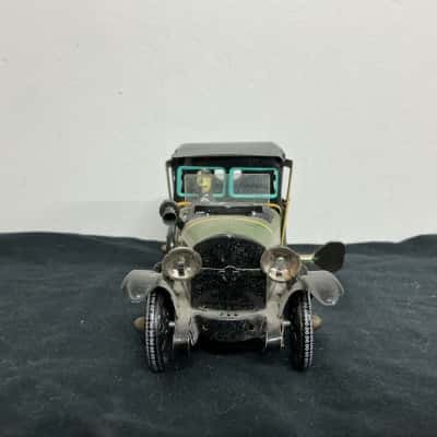 Old School Style Wind Up Car Toy