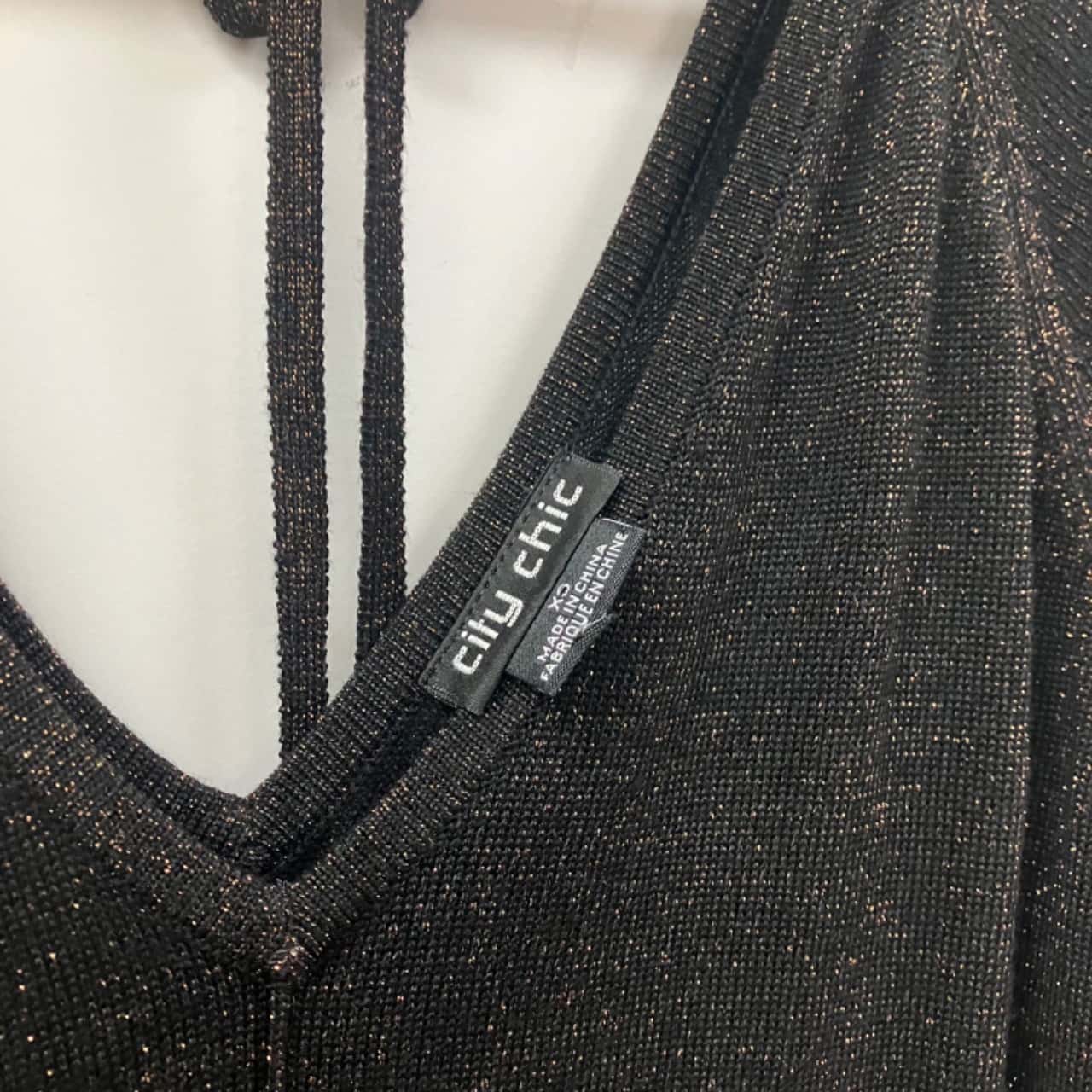 Threads Jumber CITY CHIC BLACK AND GOLD THREAD JUMPER. SIZE XS(s) - Used Very Good ...
