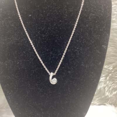  Women's Sterling Silver Necklace  & Pendant 