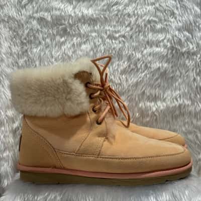  Womens  Size 10 Boots Cream / Peach / Pink  