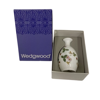 Wedgwood Vase Wild Strawberry 
