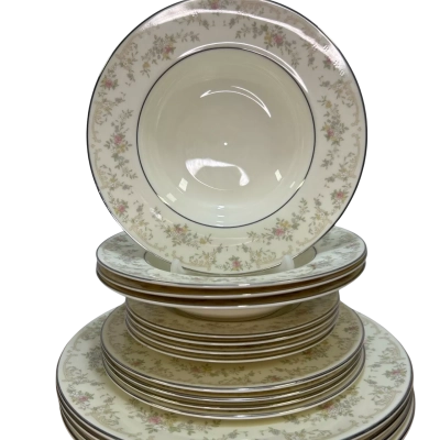 Royal Doulton The Romance Collection “Diana” Set of 16 Pieces
