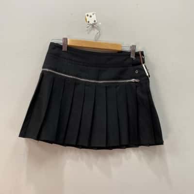 Lioness Womens  Size S Mini Pleated Skirt Black  