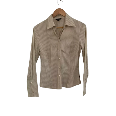 Cue Womens  Size 10 Button Up Top / Long Sleeve Top Beige / Navy Blue / Pinstriped 