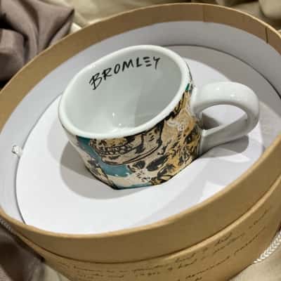 Robert Gordon Bromley &co Cup/Saucer