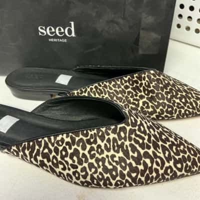 Seed Heritage Womens  Size 39 Flats Animal print 