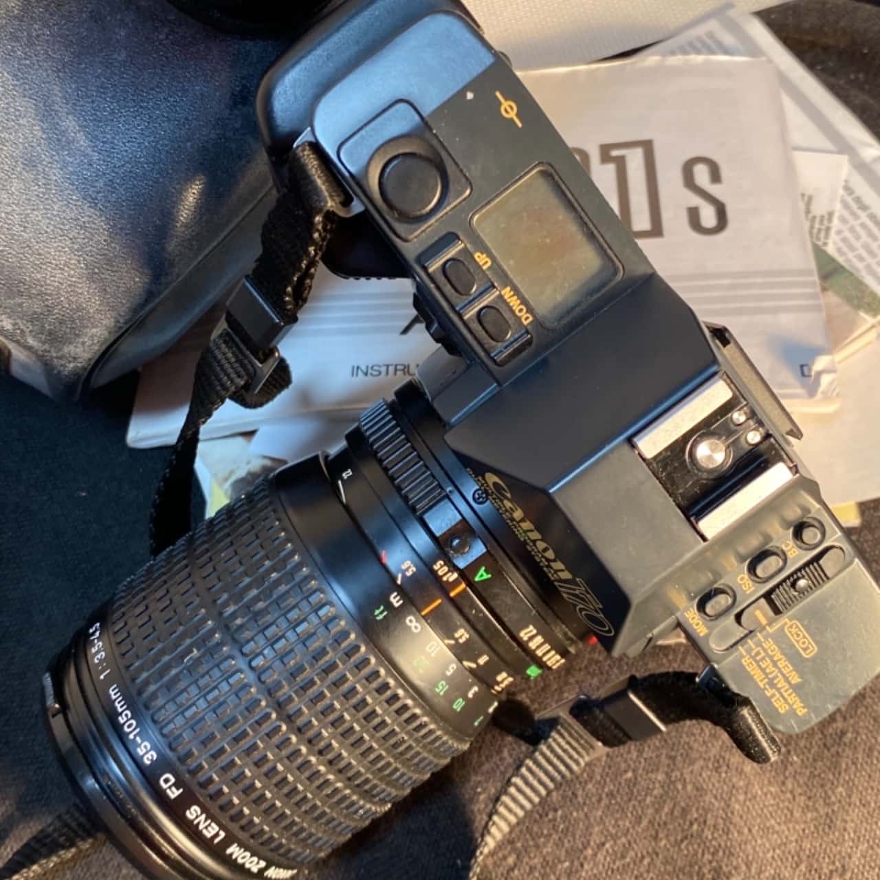 Canon film T70 bundle included hard case , FD zoom lens ,277t flash