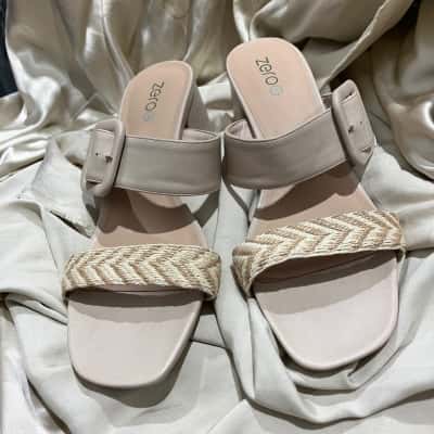 Zeroe Womens  Size 10 Sandals Natural 