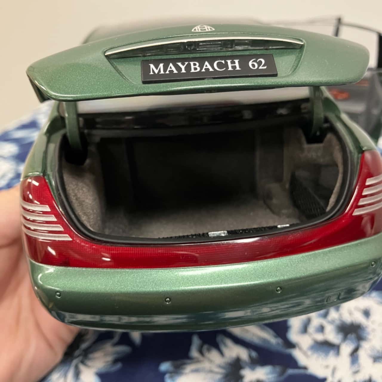 希少。AUTOART MAYBACH 62 1:18 ミニカー Autoart Millennium 'Maybach 62' Detailed Scale 1:18 Model Car (s