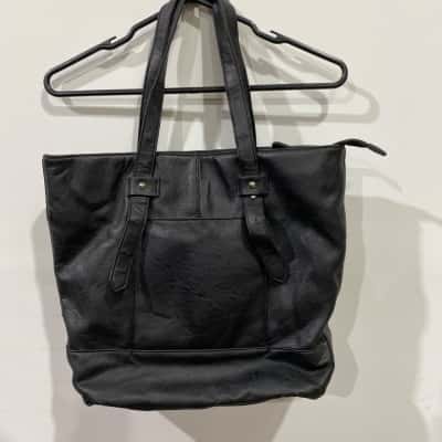 Charlie Brown  Womens Black  Handbag