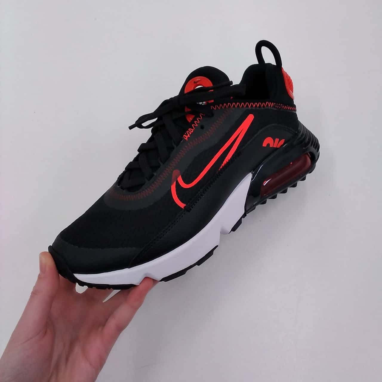 trainers black red