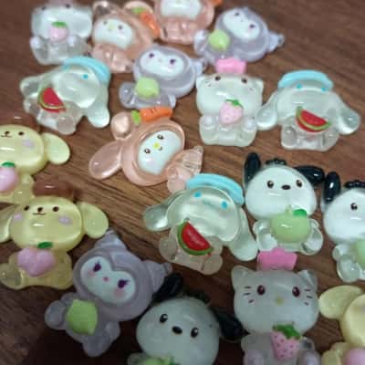 Hello Kitty Assorted Flat Charms x 18