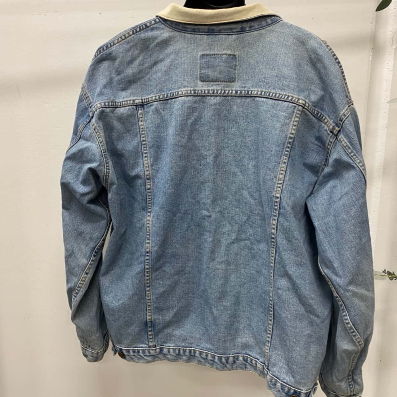 Vintage Denim Jacket with Contrast 