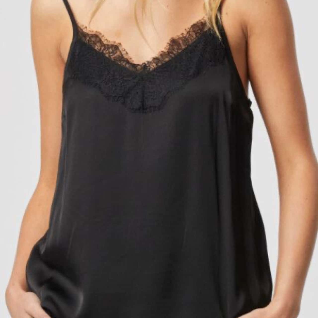 NWT Decjuba Size 6 Cami Black Lace Trim