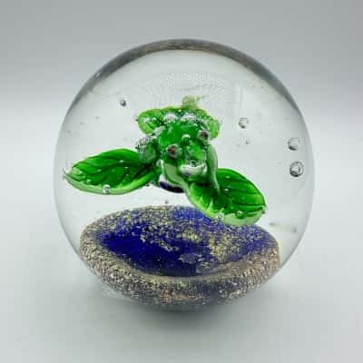 Adorable Frog on Leaves Art Glass Controlled Bubble Paperweight