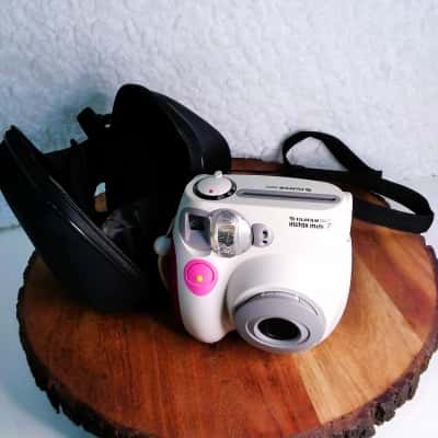 Fujifilm Instax Mini 7 - in case