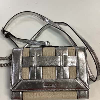 Nine West Womens Cross Body Bag Beige / Silver 