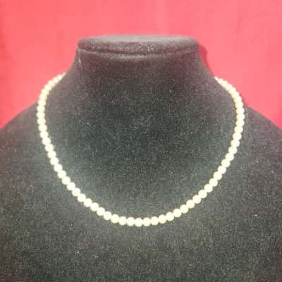 Pearl Necklace w/ Japan Clasp - EUC