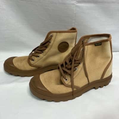 Brand new Palladium brown faded size 7