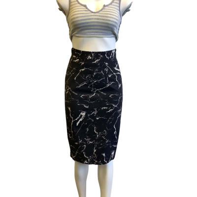 BNWT Country Road Women's Size 4 Printed Sateen Pencil Skirt Black 