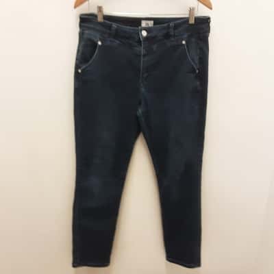 Just Jeans Womens  Size 14 Amaze Knit  midrise  denim jeans
