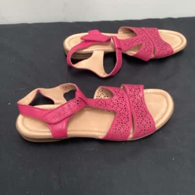Diana Ferrari Womens  Size 41 Sandals Pink  