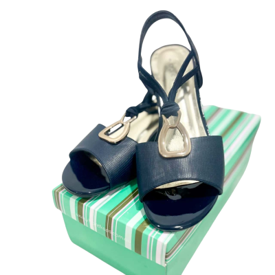 Bare Traps Navy Sandles w/ Gold Detail Size 8