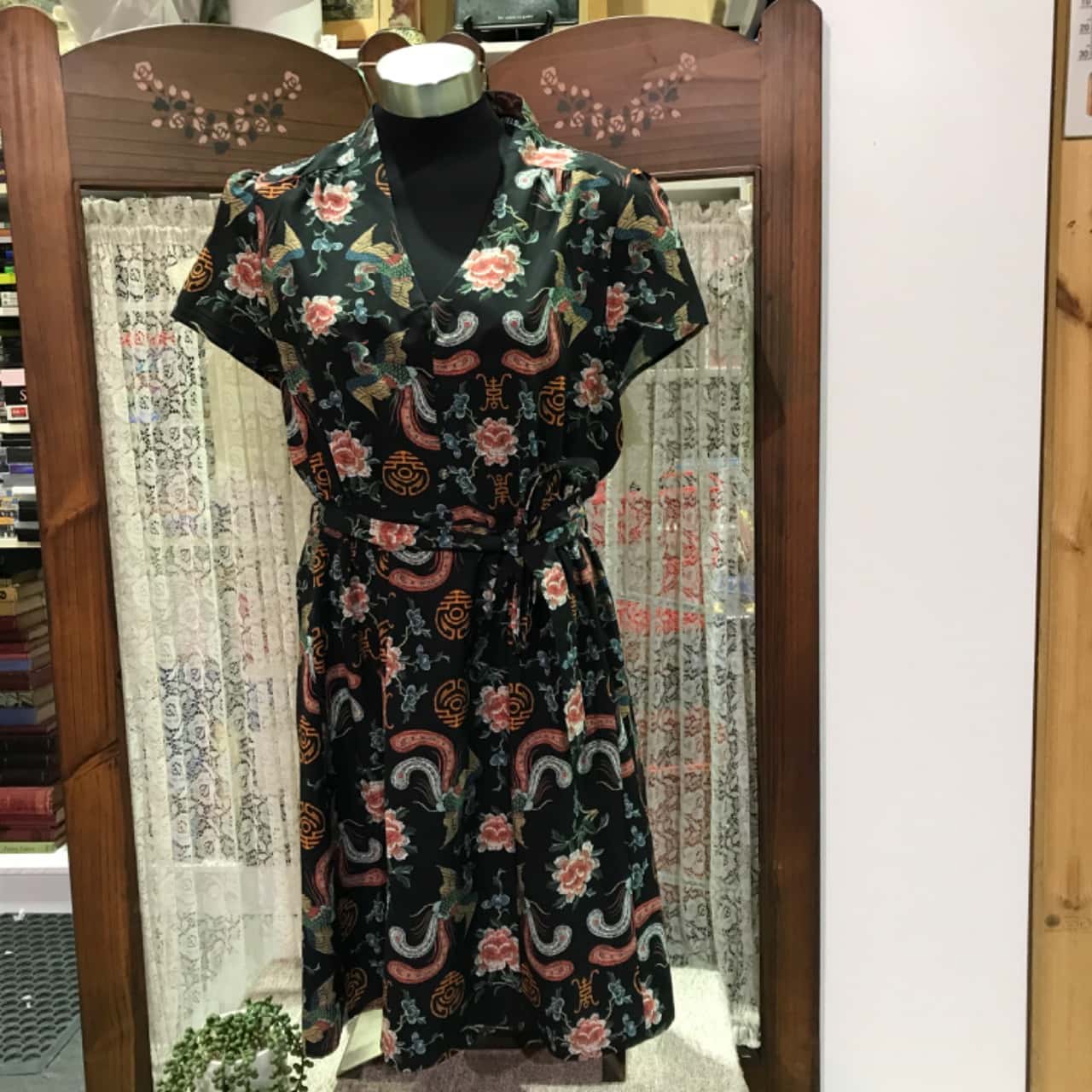 Dangerfield Womens Size 16 Black / Pattern (s)