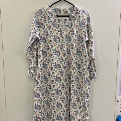 Black Pepper Womens  Size M Floral 