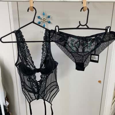 Bras n things Womens black and green set Size 12 / XXL 