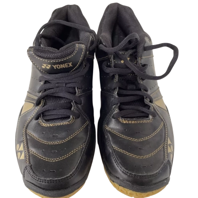 Womens yokex badminton court shoes size 8/39