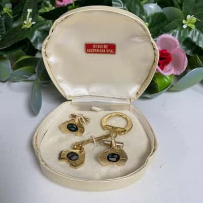 Mens vintage gold tone Australian Opal cuff links & keychain set