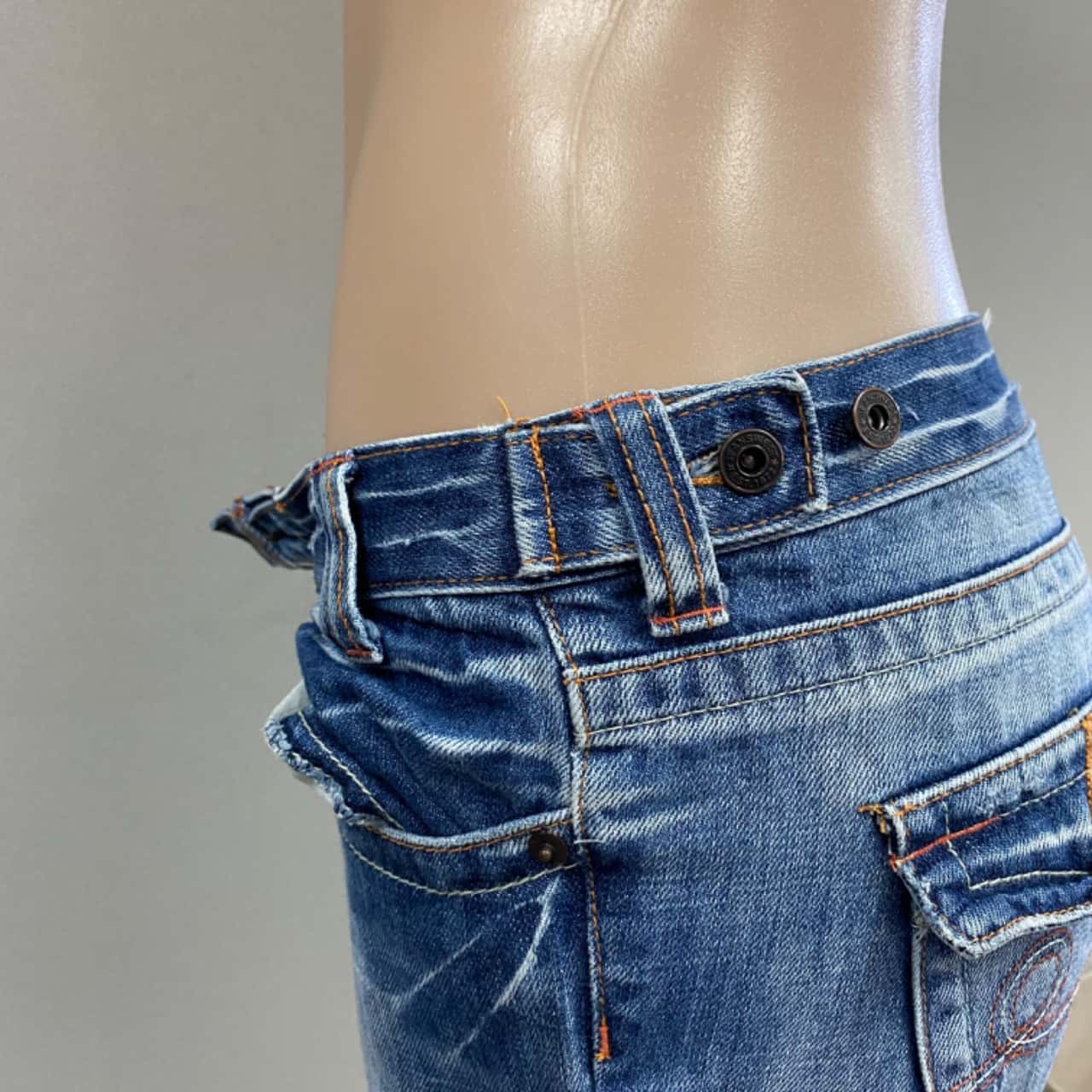 JB High-Waisted Double Waistband Capri main image 0