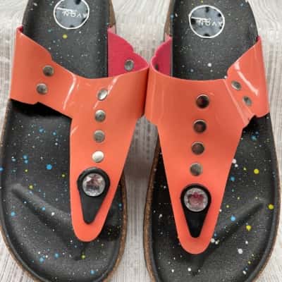 AVON Fashions - NEW without tags - Sandals/Slides SIZE 8